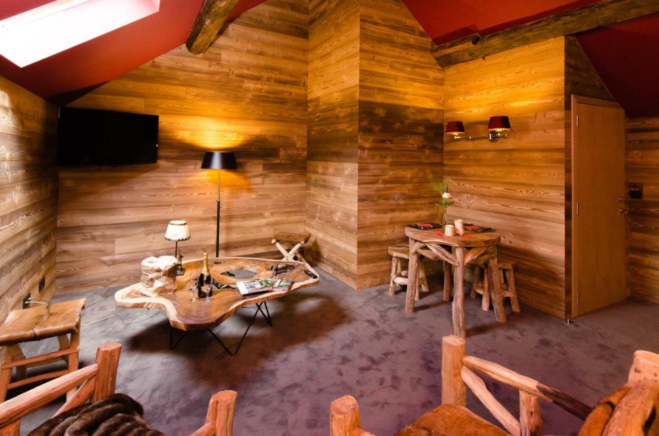 River Lodge Hotel Insolite Maredsous Kültér fotó