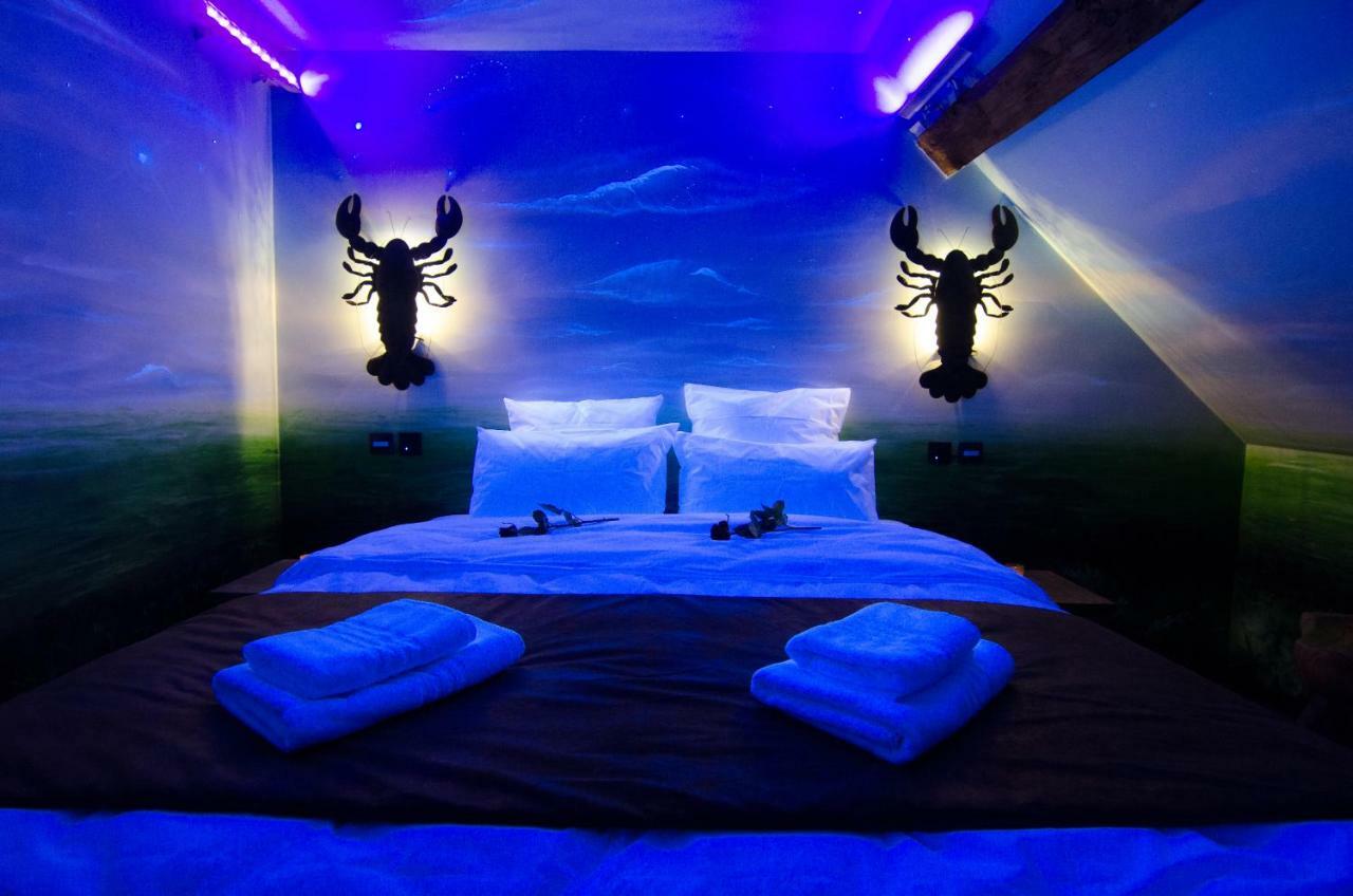 River Lodge Hotel Insolite Maredsous Kültér fotó